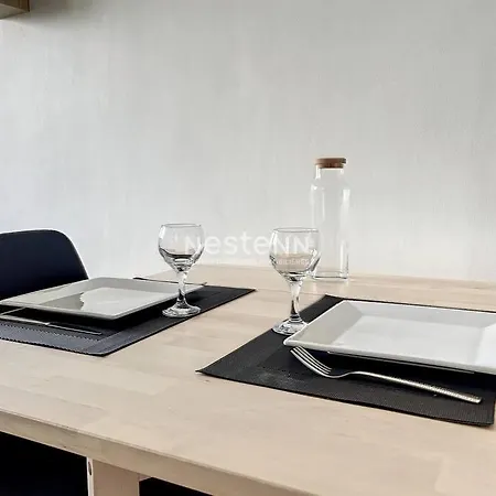 2980-appartement 1 Ch A 100m De La *